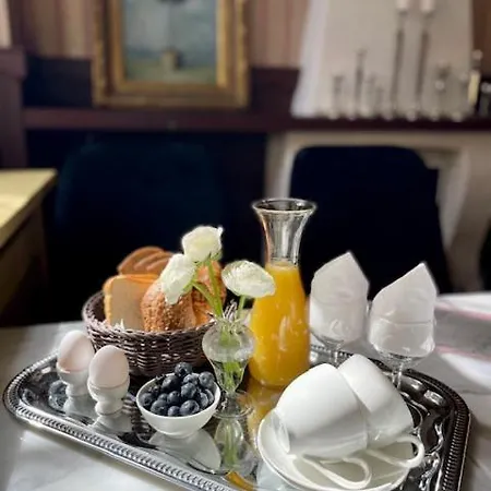 Alojamento de Acomodação e Pequeno-almoço De La Ruine 2*